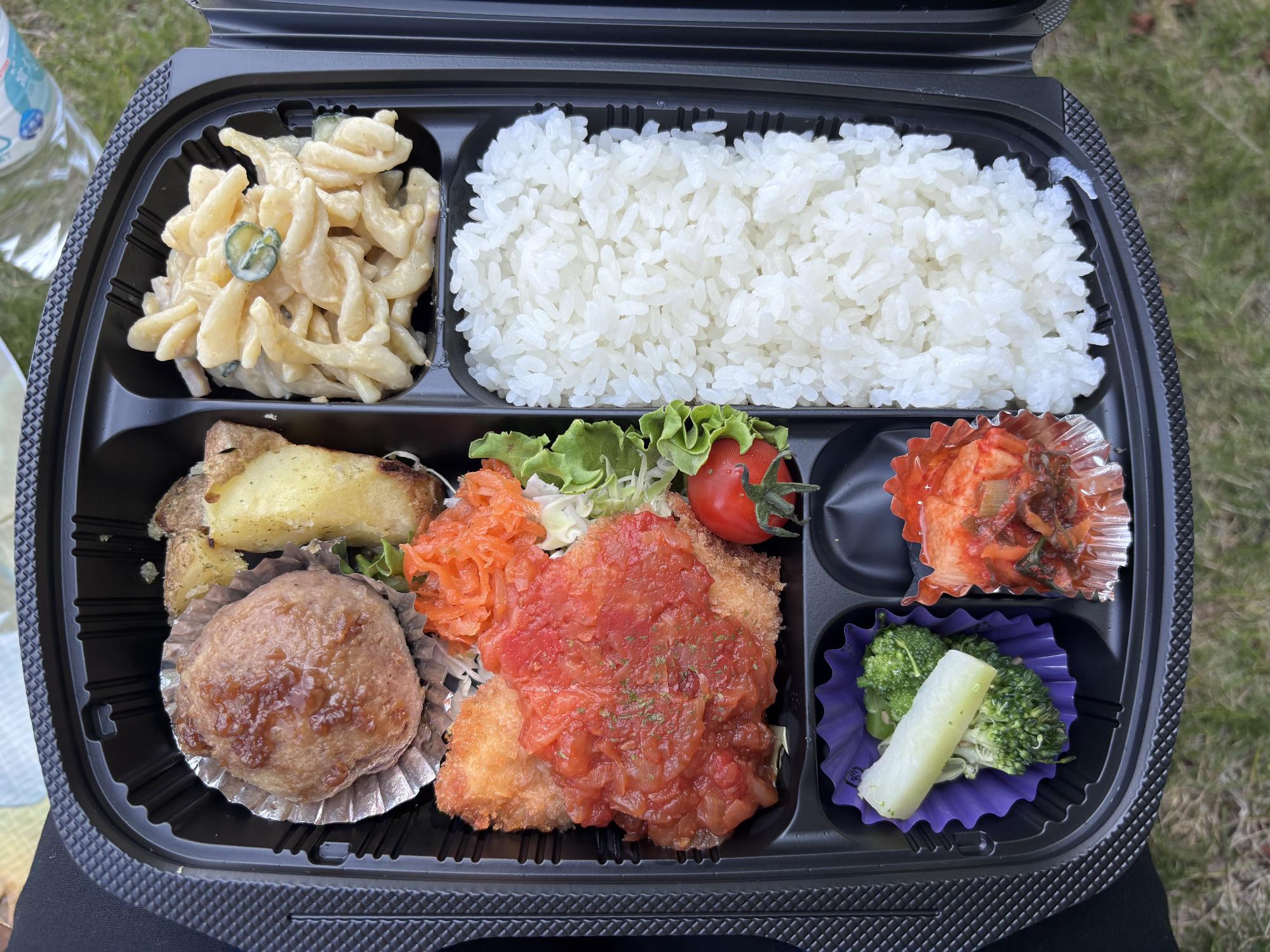 網走市バスケットボール少年団の保護者の方が、地元の食材で作ってくださったお弁当