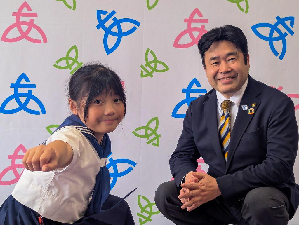 長谷川杏さん全国大会結果を市長に報告