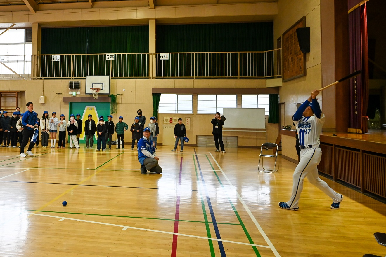 キャップ寄贈式の写真2