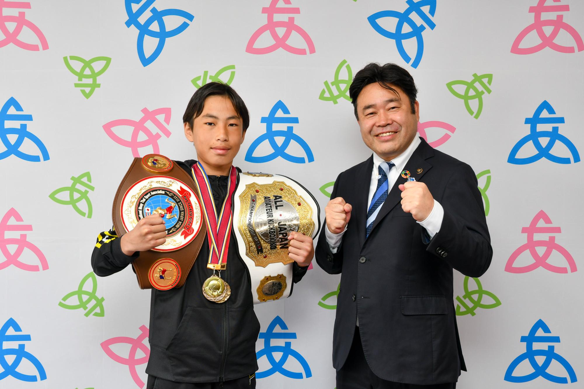渡部要優勝を市長に報告