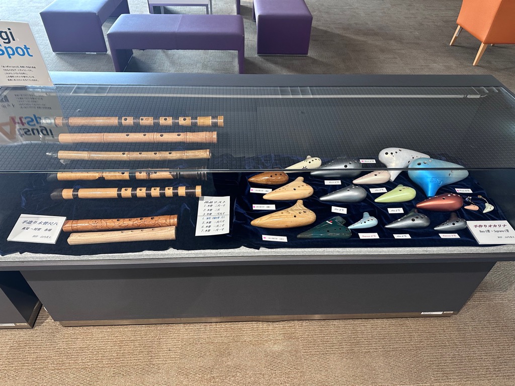 手作りの尺八とオカリナ