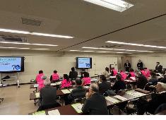 養成講座を受講している様子の写真