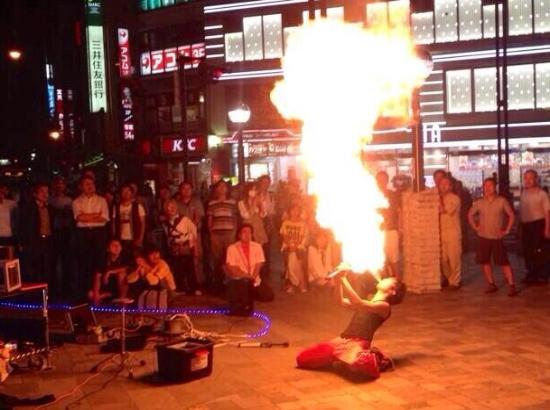 にぎわい爆発！あつぎ国際大道芸