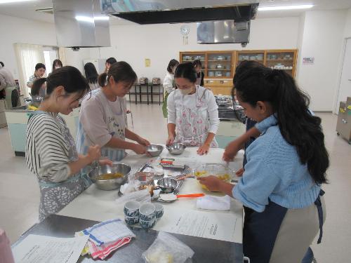 お菓子作り教室の様子