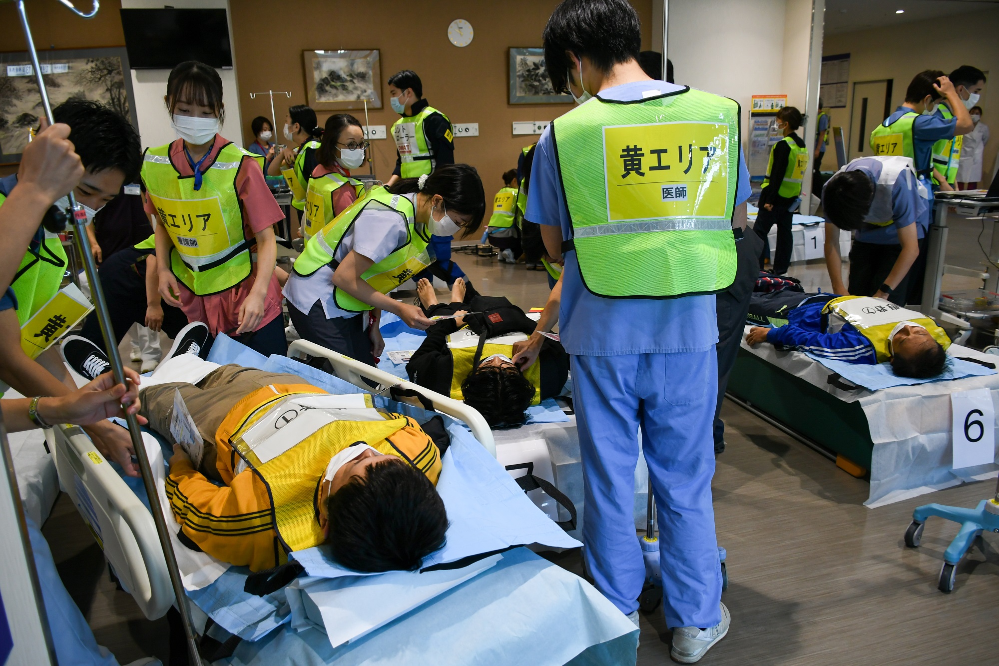 黄色エリアでは中等傷患者を受け入れる訓練を実施