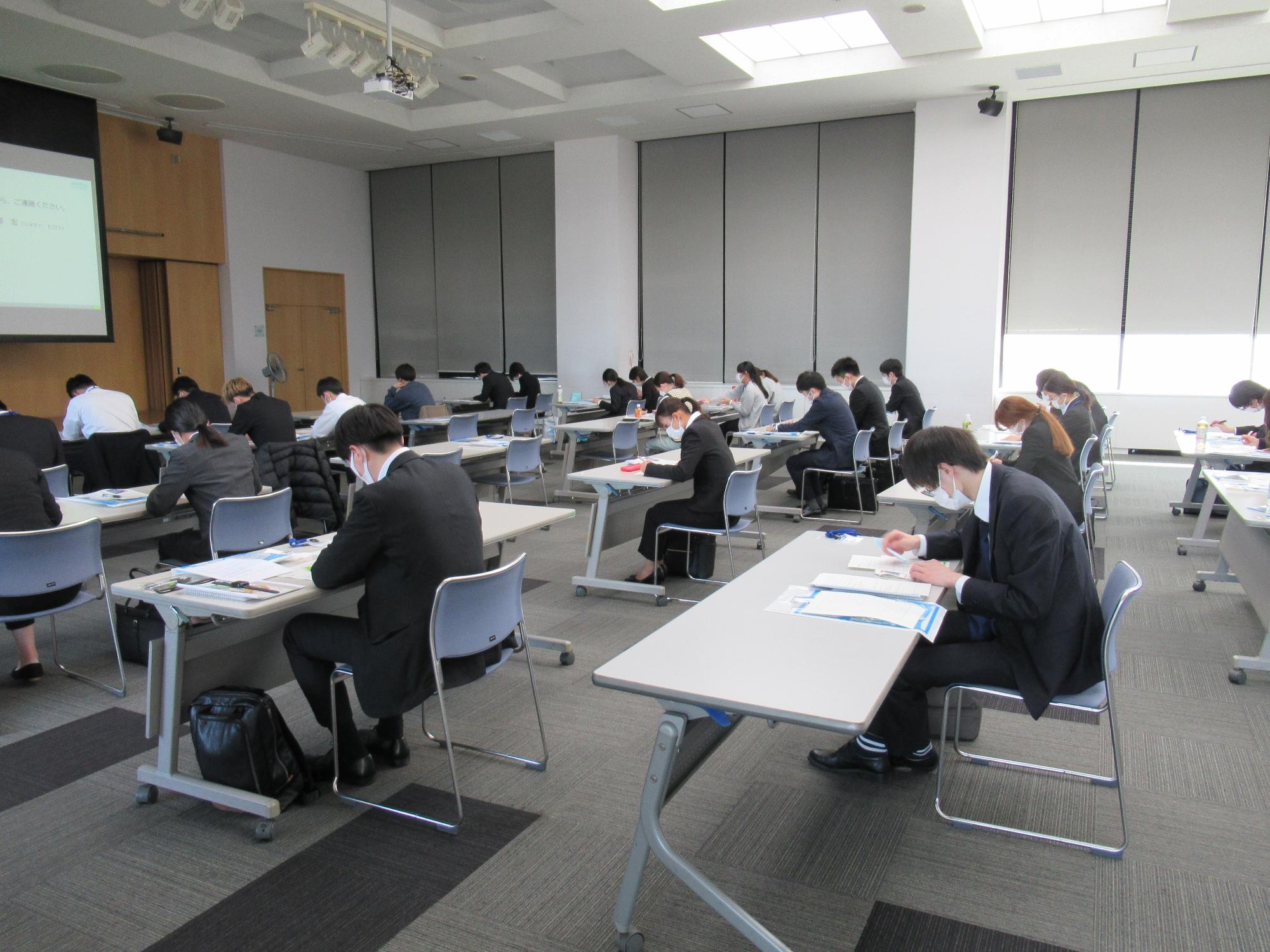 市内中小企業向け安全衛生研修会の様子