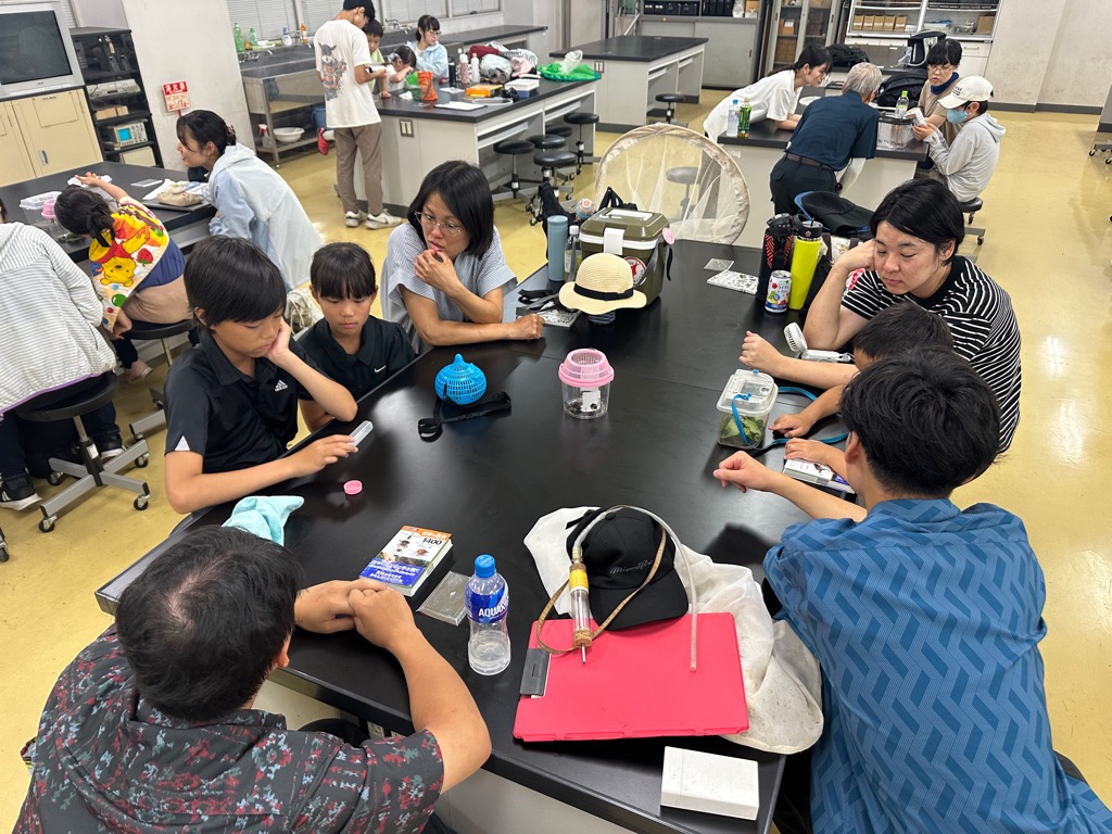 農大生教えてもらっている様子