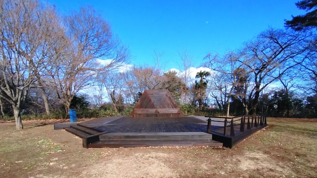 ぼうさいの丘公園ステージ