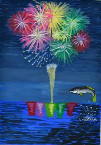 空に打ち上がった花火が水面に反射して写っており、1匹の魚が水面からジャンプしている絵