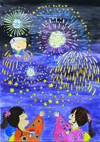 花火の横に描かれた法被を着たあゆコロちゃんと、夜空に打ちあがる花火に向かって、女の子2名が手を挙げている様子が描かれた絵
