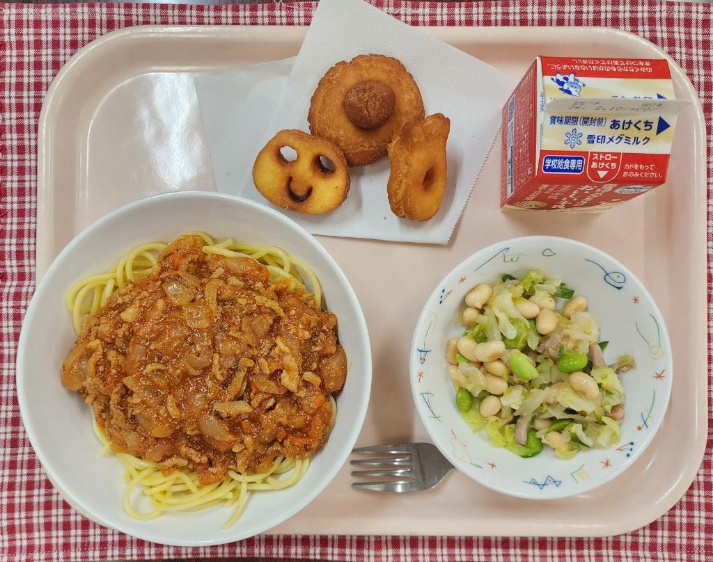 おはなし給食（バムケロドーナッツ）