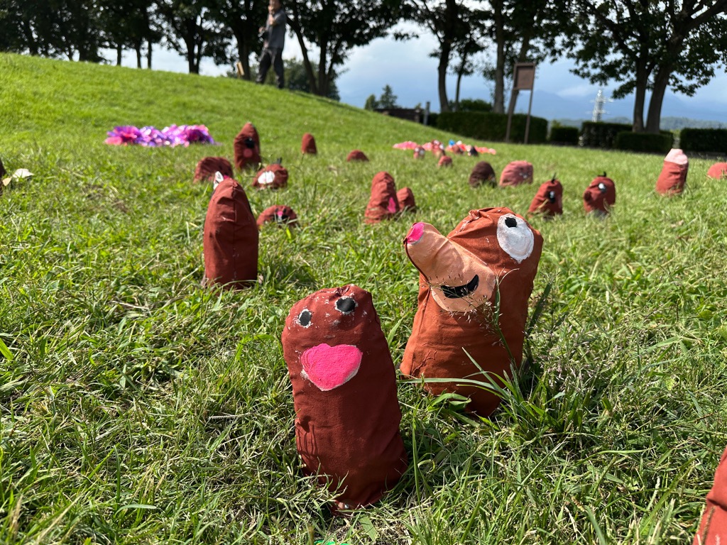 R7作品 モグラ広場